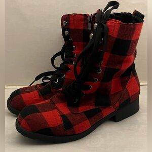Hot Topic Women Red/Black Checkered Combat Boots Sz 8